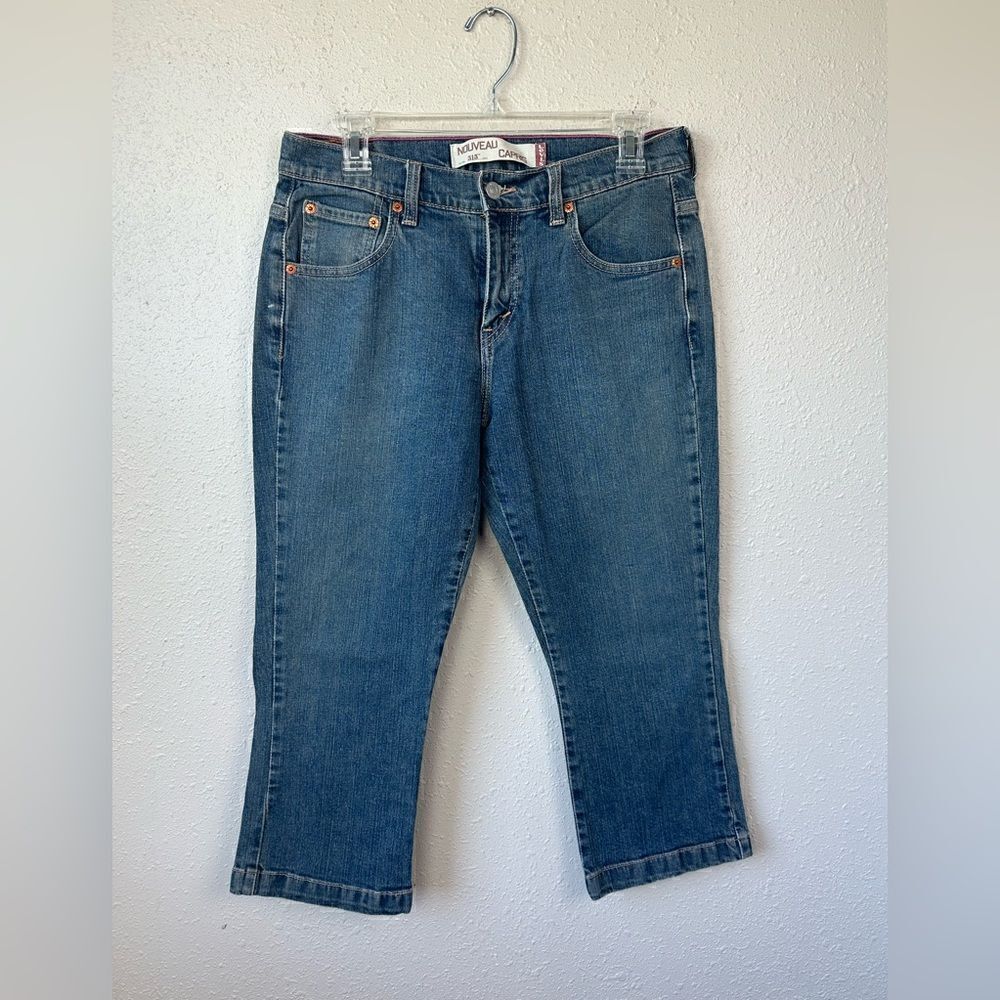 EUC Nouveau Capris Levi’s Women’s Capris